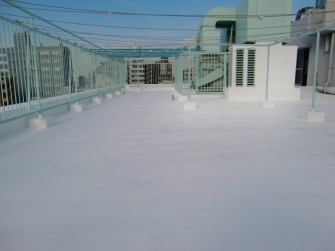 遮熱塗料ミラクール施工実績2010　東京都中野区マンション屋上　AW700クールホワイト施工