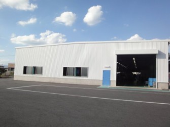 遮熱塗料ミラクール施工実績2012　群馬県太田市　カラー鋼板外壁部　S100ホワイトグレー施工