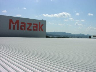 遮熱塗料ミラクール施工写真　岐阜県　工場屋根（アルミ鋼板）　ミラクールF200クールホワイト施工